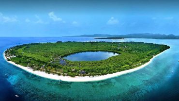 Gili Meno island Lake